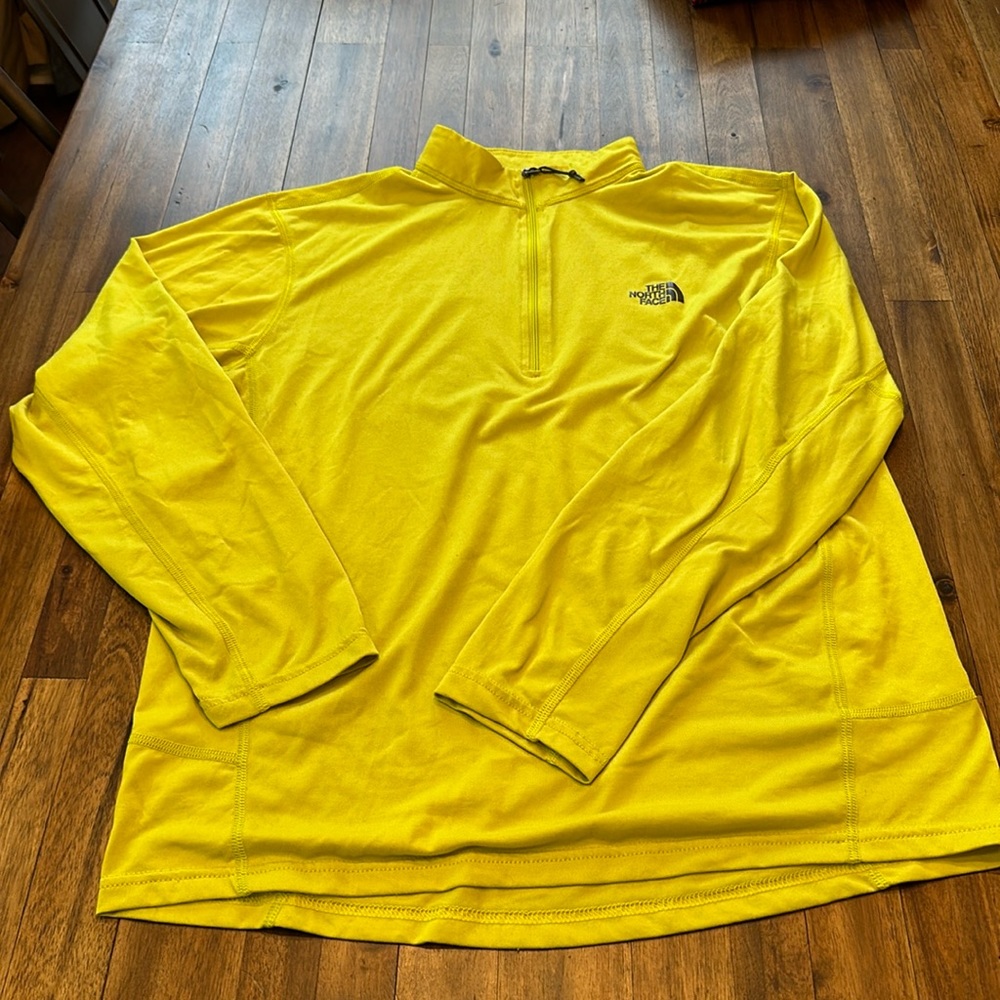 Men’s lightweight NorthFqce Q-zip